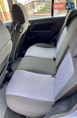 Хэтчбек Ford Fusion 2007 в 