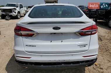 Седан Ford Fusion 2019 в 