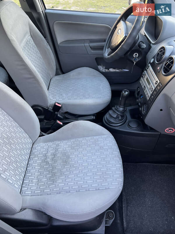 Хэтчбек Ford Fusion 2004 в Черкассах