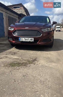 Седан Ford Fusion 2015 в 