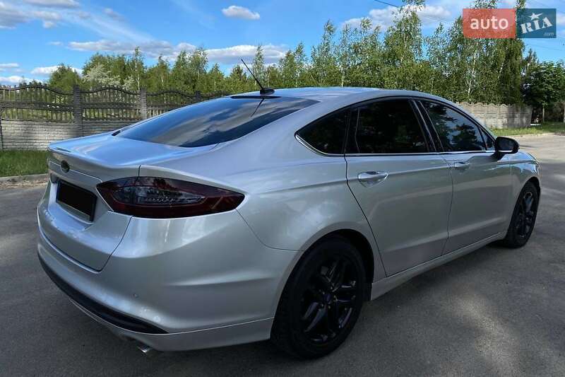 Седан Ford Fusion 2013 в Львові