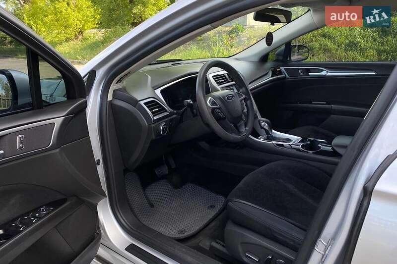 Седан Ford Fusion 2013 в Львові