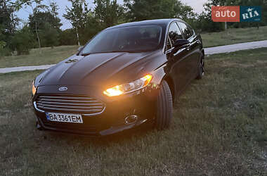 Седан Ford Fusion 2015 в 