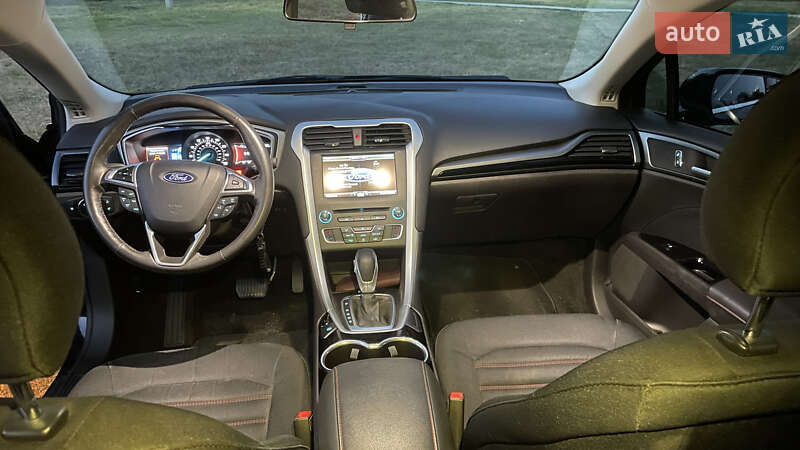 Седан Ford Fusion 2015 в Кропивницком
