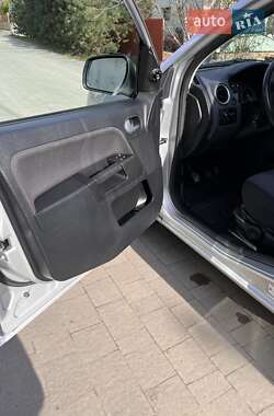 Хэтчбек Ford Fusion 2012 в 