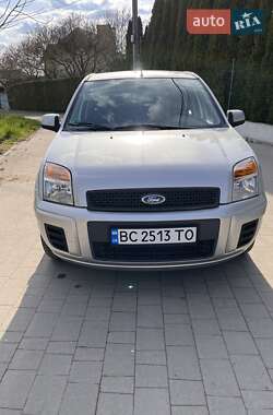 Хэтчбек Ford Fusion 2012 в 