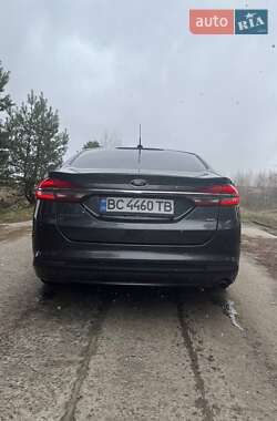Седан Ford Fusion 2016 в 