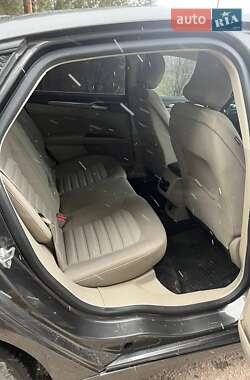Седан Ford Fusion 2016 в 