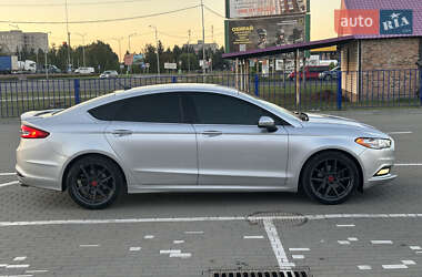 Седан Ford Fusion 2017 в 