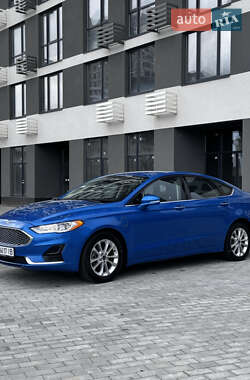 Седан Ford Fusion 2020 в 