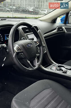 Седан Ford Fusion 2020 в 