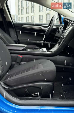Седан Ford Fusion 2020 в 