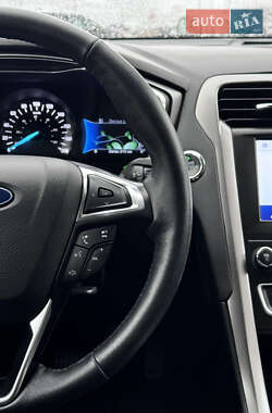 Седан Ford Fusion 2020 в 