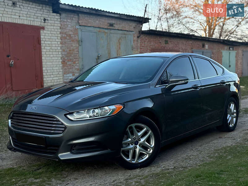 Седан Ford Fusion 2013 в 