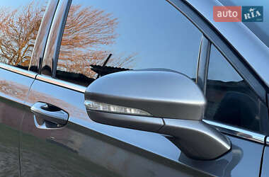 Седан Ford Fusion 2013 в 