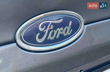 Седан Ford Fusion 2013 в 