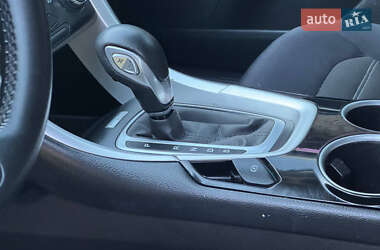 Седан Ford Fusion 2013 в 