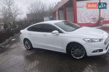 Седан Ford Fusion 2013 в 