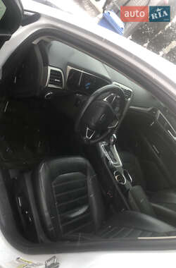 Седан Ford Fusion 2013 в 