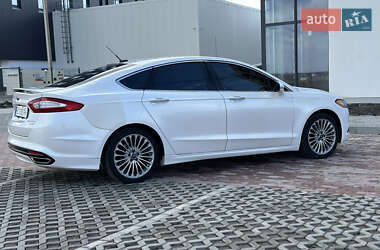 Седан Ford Fusion 2014 в 
