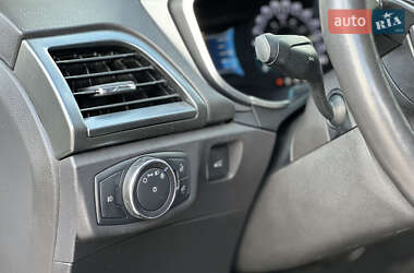 Седан Ford Fusion 2014 в 