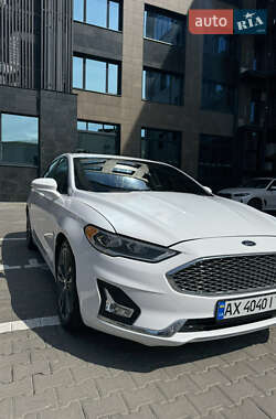 Седан Ford Fusion 2020 в 