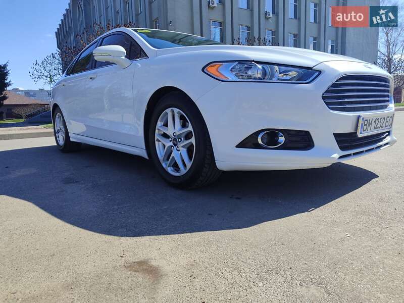 Седан Ford Fusion 2015 в 