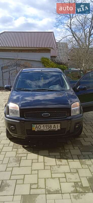 Хэтчбек Ford Fusion 2007 в Сваляве