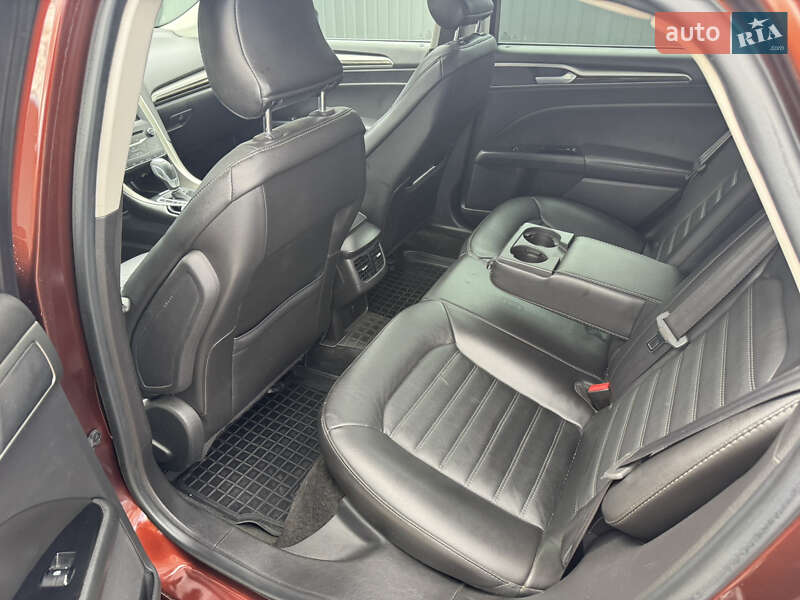Седан Ford Fusion 2014 в Измаиле