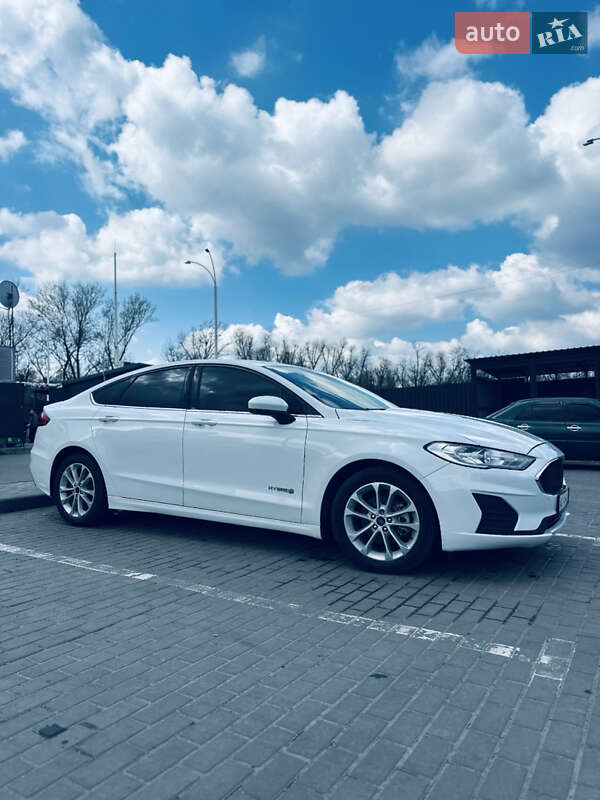 Седан Ford Fusion 2018 в Днепре