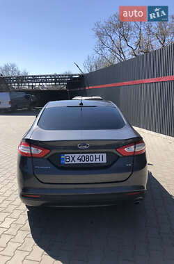 Седан Ford Fusion 2015 в 