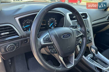 Седан Ford Fusion 2014 в 
