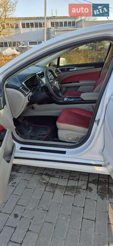 Седан Ford Fusion 2016 в Івано-Франківську