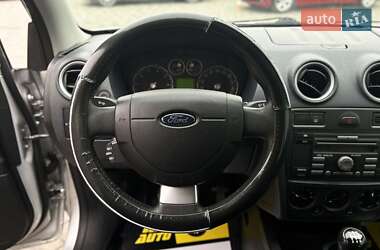 Хэтчбек Ford Fusion 2011 в 