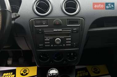 Хэтчбек Ford Fusion 2011 в 