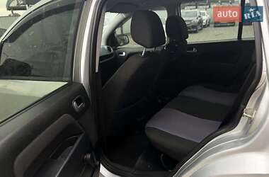 Хэтчбек Ford Fusion 2011 в 