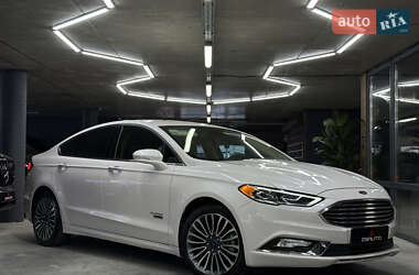 Седан Ford Fusion 2016 в 