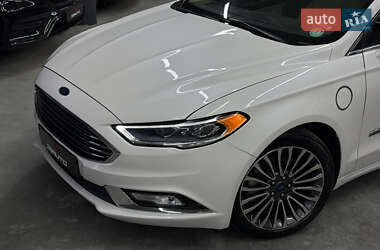 Седан Ford Fusion 2016 в 