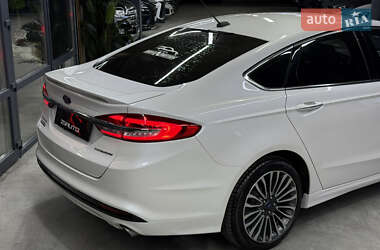 Седан Ford Fusion 2016 в 