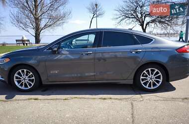 Седан Ford Fusion 2016 в 