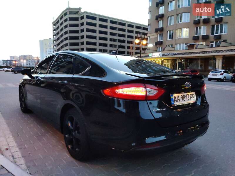 Седан Ford Fusion 2015 в Києві
