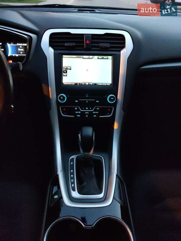 Седан Ford Fusion 2015 в Києві