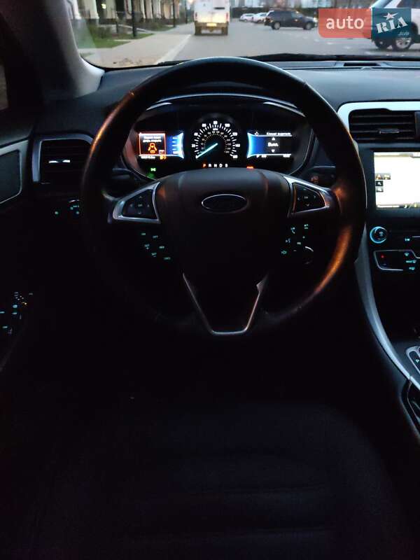 Седан Ford Fusion 2015 в Києві