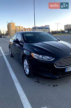 Седан Ford Fusion 2015 в 