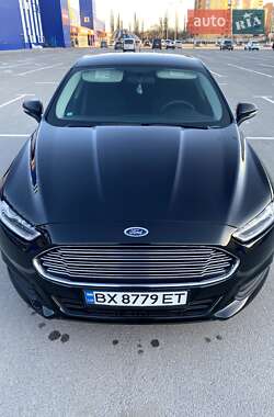 Седан Ford Fusion 2015 в 