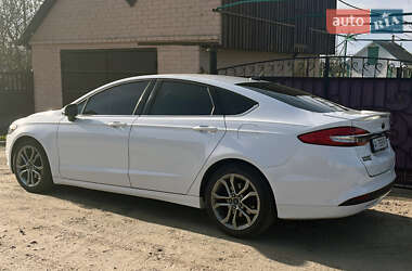 Седан Ford Fusion 2016 в 