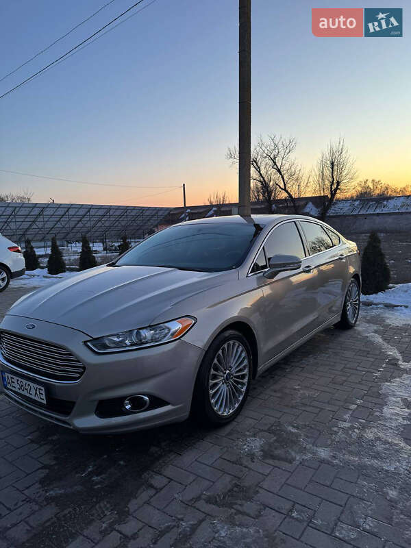 Седан Ford Fusion 2015 в 