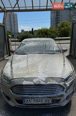 Седан Ford Fusion 2015 в 
