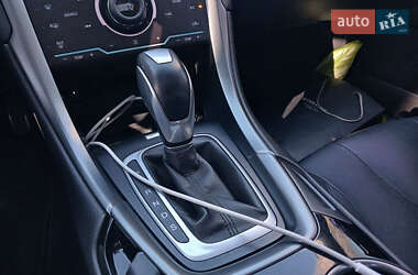Седан Ford Fusion 2015 в 