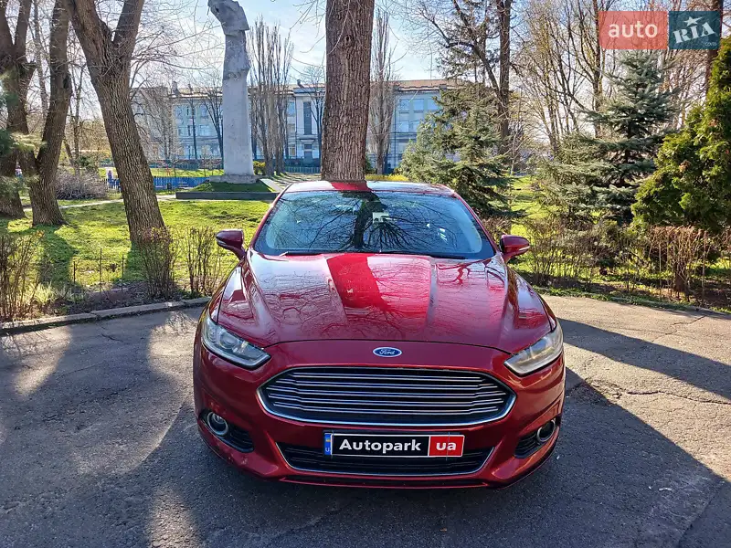 Седан Ford Fusion 2015 в 